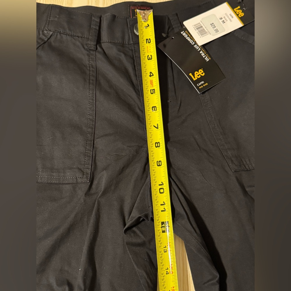 NWT Lee Women's Relaxed Fit Austyn Cargo Capri Pant - Black, - Picture 12 of 16